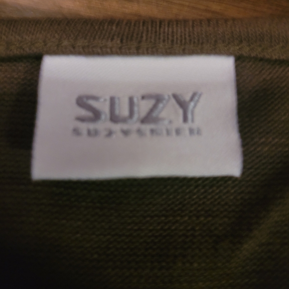 Flattering colour with stylish large buttons, great condition. - Picture 3 of 7